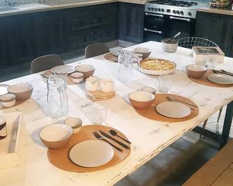 Peyo et Foodie - Herrère - Comedor