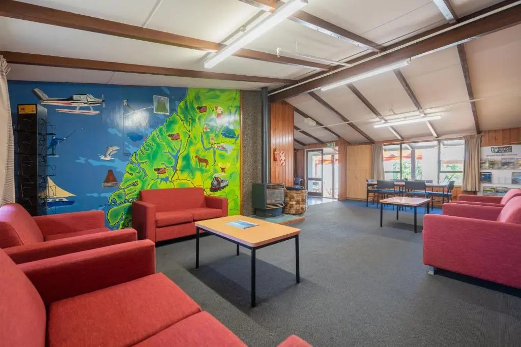 Te Anau Central Backpackers - טה אנאו - טרקלין