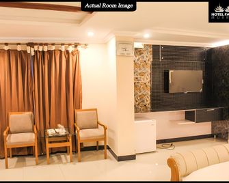 Hotel Faran Murree - Murree - Habitación