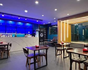 Airport Mini Hostel at Don Muang Airport - Prachathipat - Restaurante