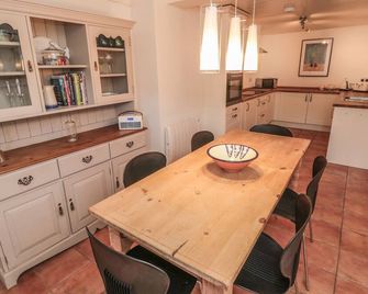 Clevelyn - Saltburn-by-the-Sea - Dining room