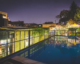 Stay Swanky - Zagreb