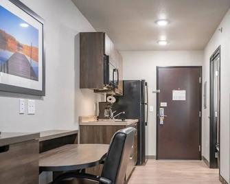 Affordable Room with Kitchen Near Mandalay Bay Convention Center - Henderson - Kuchyň