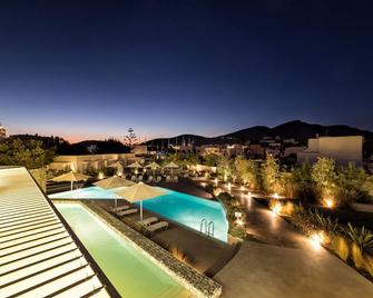 Relux Ios Hotel - Ios - בריכה