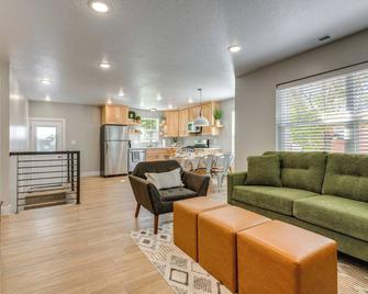 Mountain-View Cedar City Home with Large Yard! - Cedar City - Living room