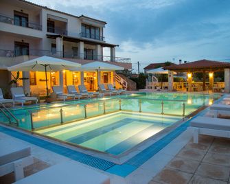 Hesperides Hotel - Pefkochori - Piscina
