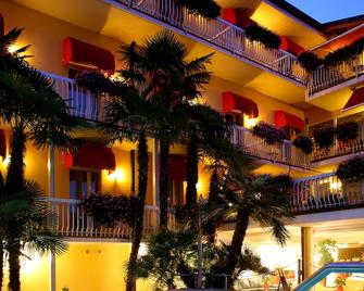 Hotel Capri Bardolino 3S - Bardolino - Byggnad
