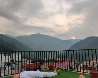 The Blue Jay Hostel - Rishikesh - Balkon