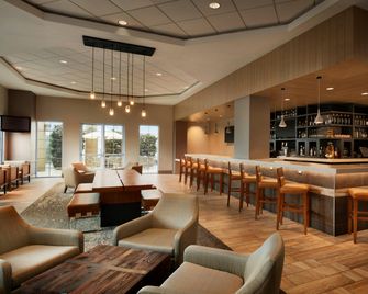 Embassy Suites by Hilton Monterey Bay Seaside - Seaside - Bar