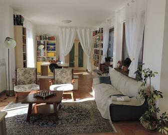 B&B Villa Rea - Castelfidardo - Obývací pokoj