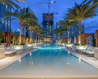 Suites At Sls Lux Brickell Managed By Ce - Miami - Pool