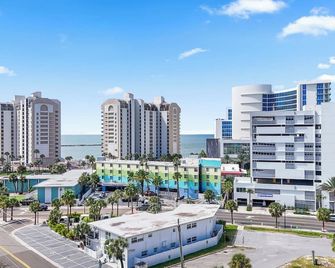 Pelican Pointe Clearwater Beach Hotel - Clearwater Beach