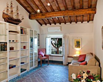 holiday vacation large villa italy, tuscany, lucca, pietrasanta, view of sea, sea views, pool, air conditioning, wedding - Marina Di Pietrasanta - Wohnzimmer