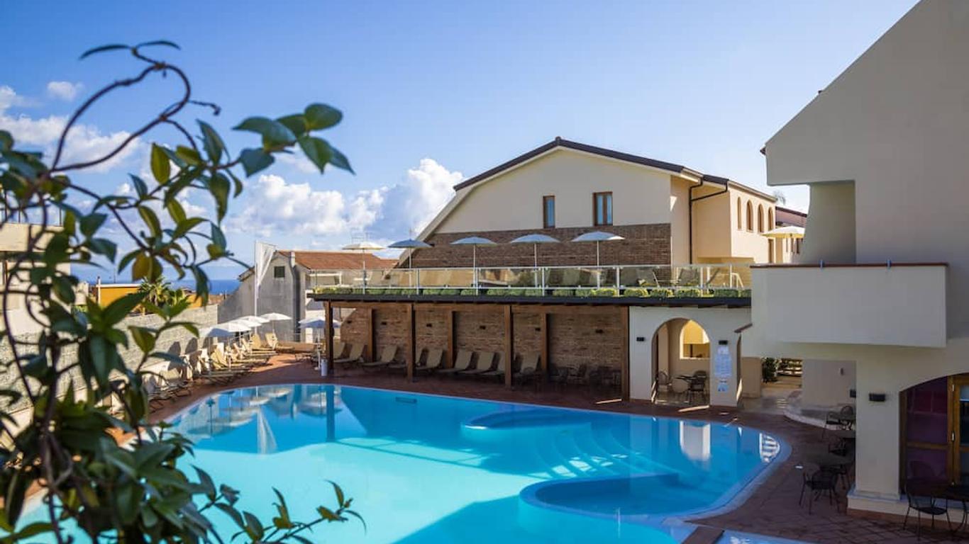 هوتل تروبيس