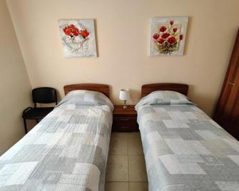 Doms Apartment - Tarxien - Dormitor