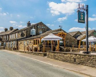 The Three Acres Inn & Restaurant - Huddersfield