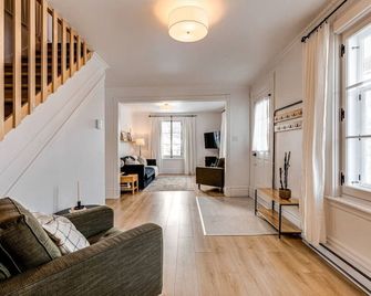 L'Ancestrale-3 bedroom-1.5 bathroom - קוויבק סיטי - סלון