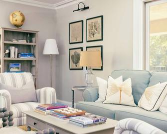 The Villa Bed & Breakfast - Westerly - Living room