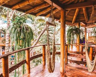 Balsa Surf Camp - Montañita (Guayas) - Balcony