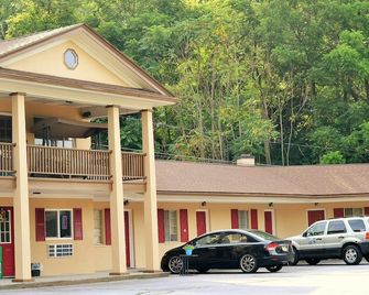 Holiday Motel Andover - Andover - Building