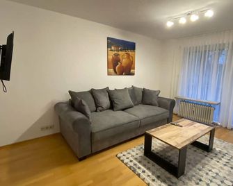 Ferienwohnung Leo - Bad Endorf - Living room