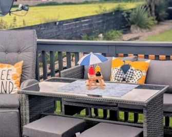Caravan to rent in crainfield bay - Lisnacree - Patio