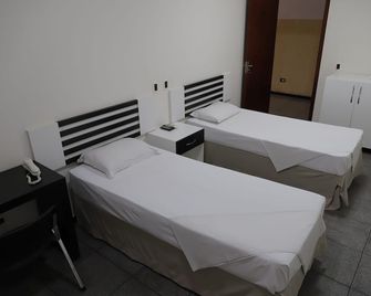 Oft Neves Hotel - Goiânia - Habitación