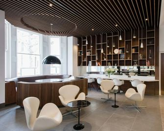Mowbray Court Hotel - London - Hành lang