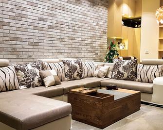 Sunny Stream B & B - Wujie Township - Sala de estar