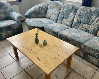 19 Im Herrenfeld - Burgen - Sala de estar
