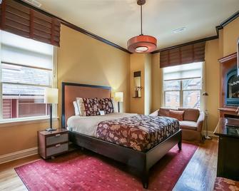 Harvey House Bed And Breakfast - Oak Park - Bedroom