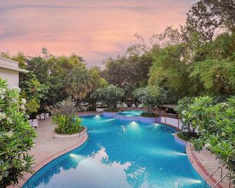 Club Mahindra Golden Landmark, Mysuru - מיסור - בריכה