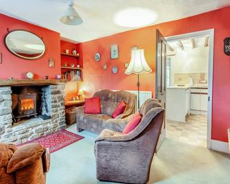 2 bedroom accommodation in Dilton Marsh, near Westbury - Westbury - Living room
