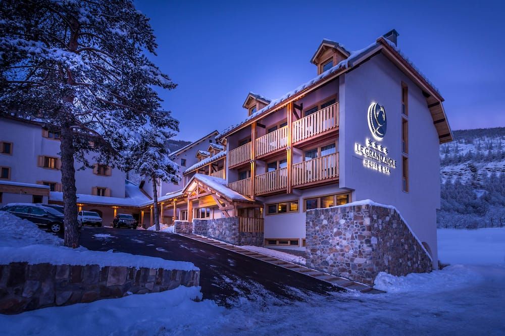 Grand Aigle Hotel & Spa - La Salle-les-Alpes - בניין