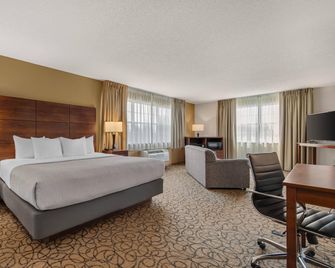 Quality Inn & Suites Manistique - Manistique - Bedroom