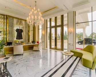 Art Deco Luxury Hotel & Residence - Bandung - Lobby
