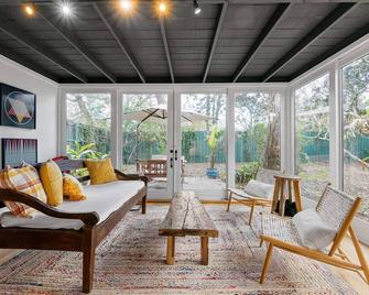 8 Park- Dog Friendly Outdoor Oasis Mins to Beach - St. Augustine - Sala de estar