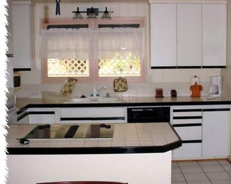 Great Home Large Families - Honolulu - Kitchen