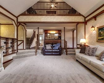 English Cottage Pool Home Florida Style - Orange Park