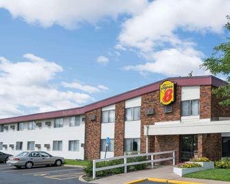 Super 8 By Wyndham Brooklyn Center/Mpls - Brooklyn Center - Edificio
