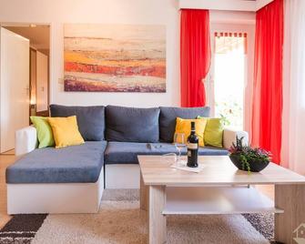 Ferienwohnung Knopf - Schömberg (Calw) - Wohnzimmer