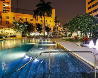 Intercontinental Hotels Cali By IHG - Santiago de Cali - Piscina