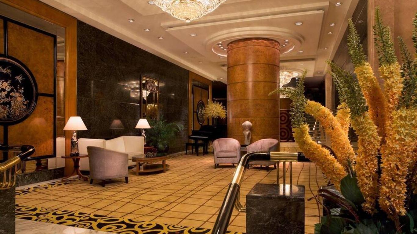 The Royal Pacific Hotel & Towers