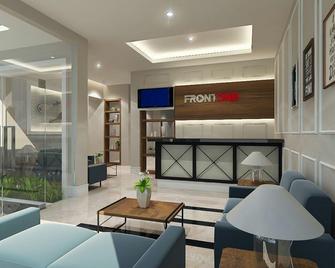 Front One Boutique Brani Solo - Surakarta City - Lobby