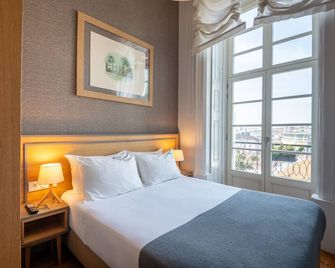 Santa Catarina Flh Suites - Porto - Bedroom