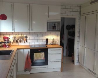 Child-friendly family house with large garden close to the center of Copenhagen - Copenhagen - Kitchen