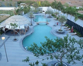 The Emerald Club - Rajkot - Bazén