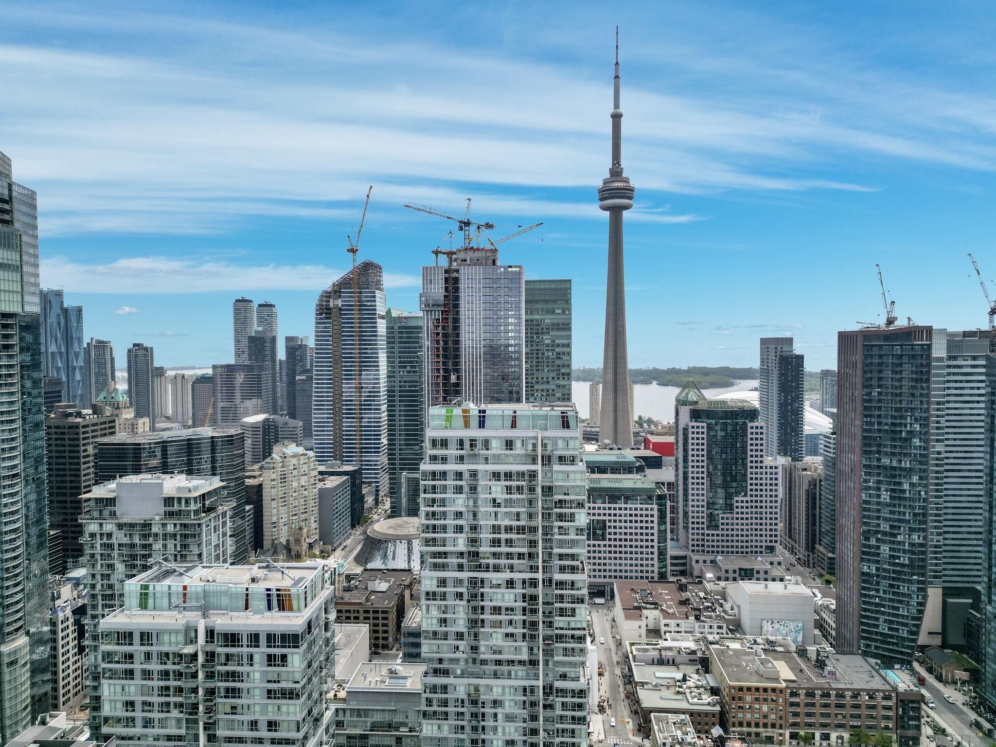 Gallant Entertainment District - Toronto - Building
