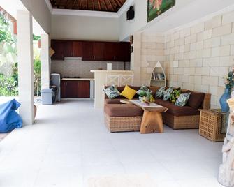 Villa Bau Nyale - Bumbang - Patio
