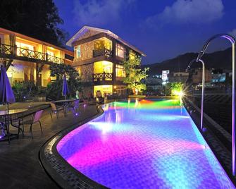 Ci Meng Rou Resort Villa - Dahu Township - Piscina